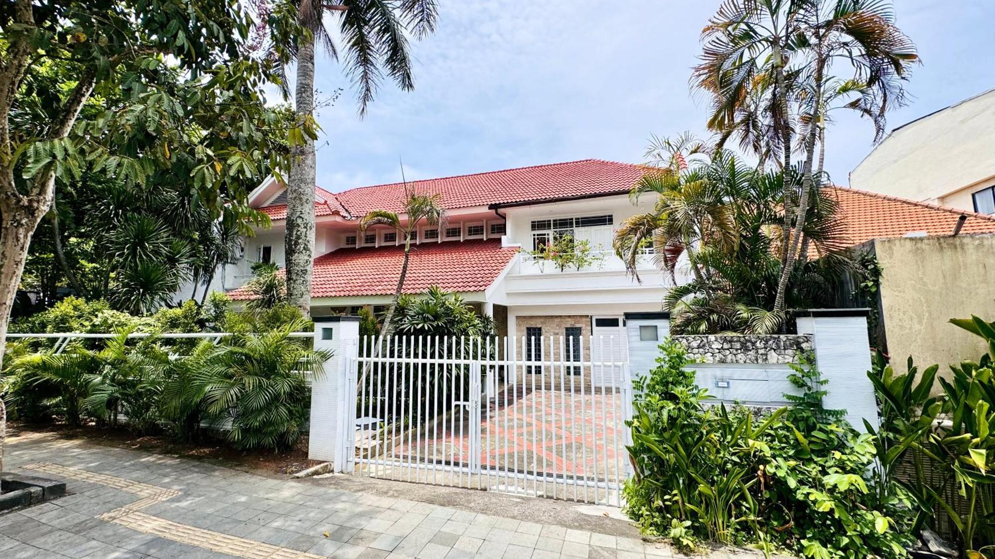 Emerald Luxury & Comfort In
