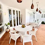 Emerald Luxury & Comfort Villa In Nusa Dua