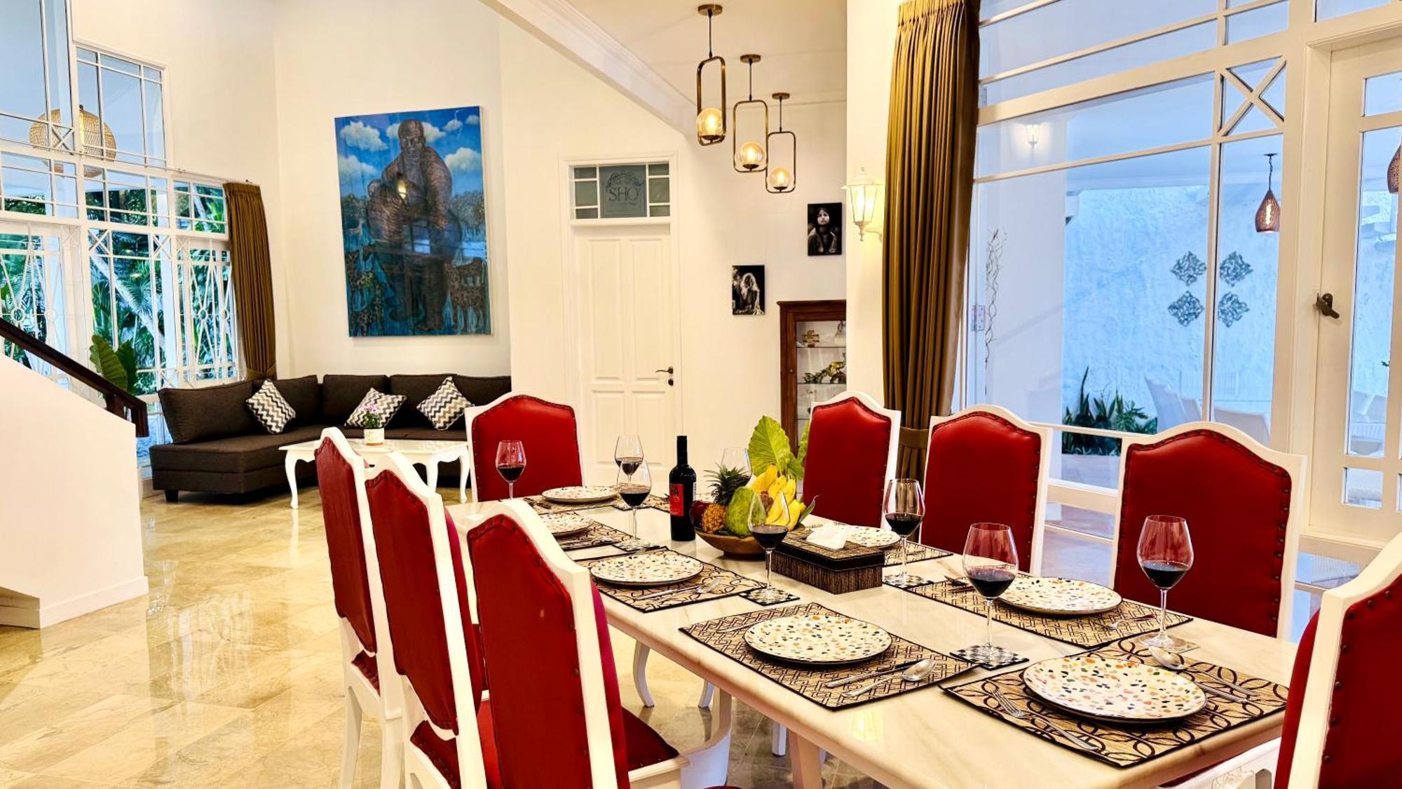 Emerald Luxury & Comfort In Villa