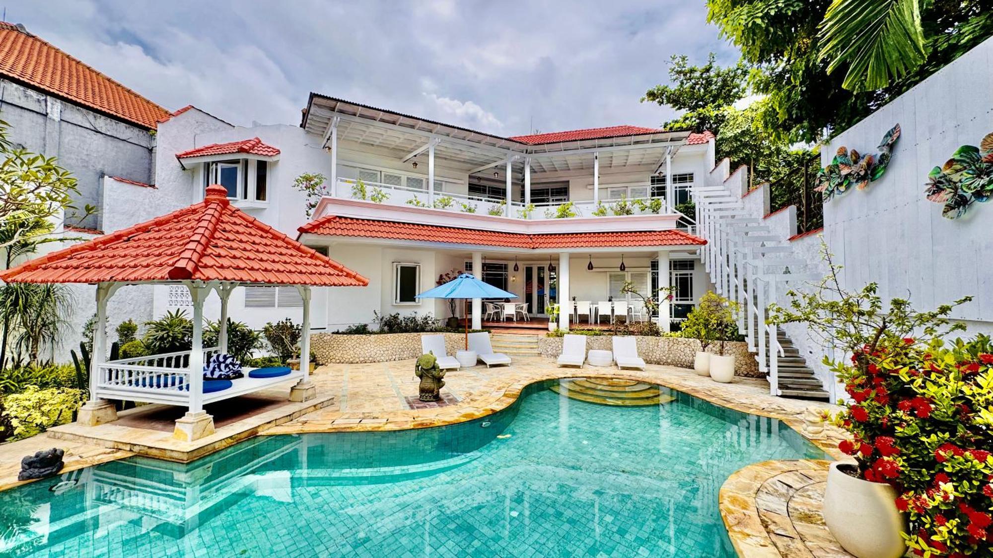 Emerald Luxury & Comfort In Nusa Dua (Bali)