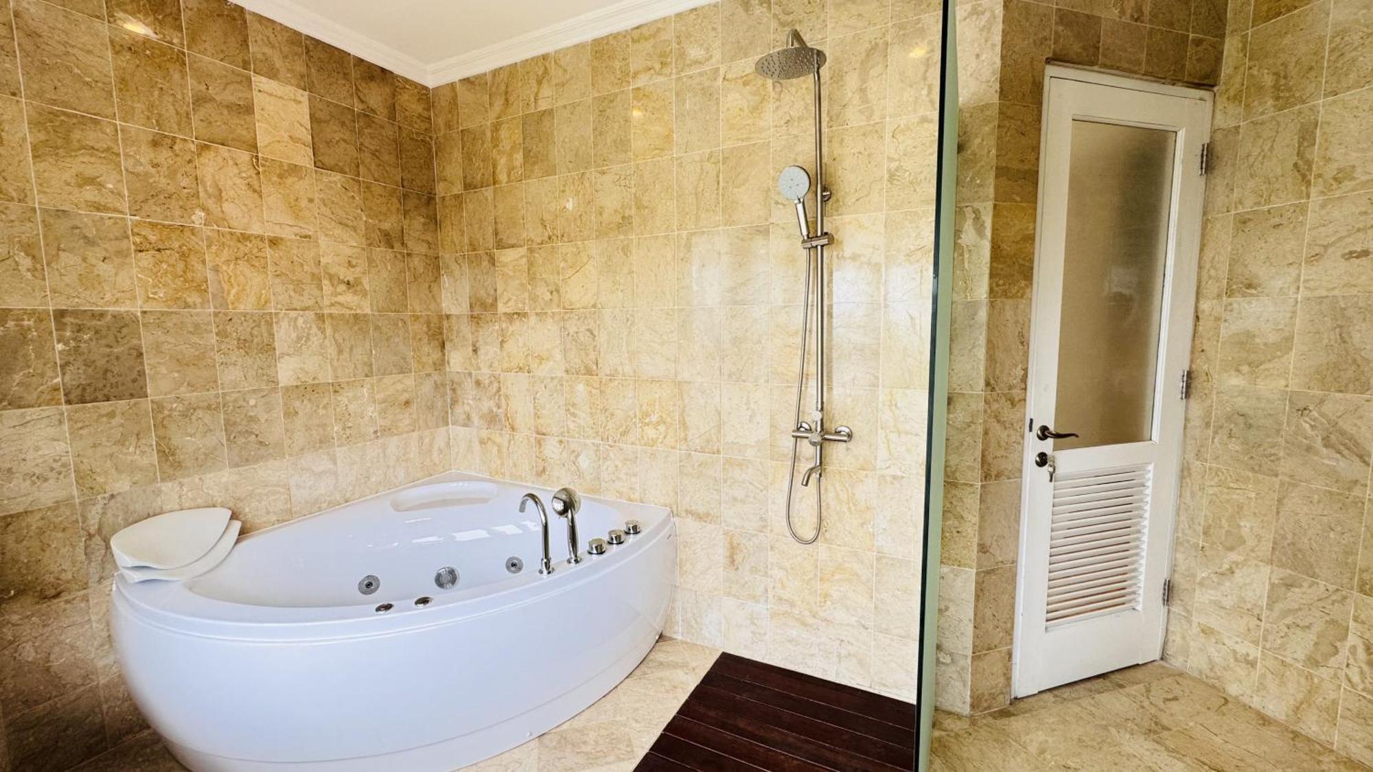 Emerald Luxury & Comfort In * Nusa Dua (Bali)
